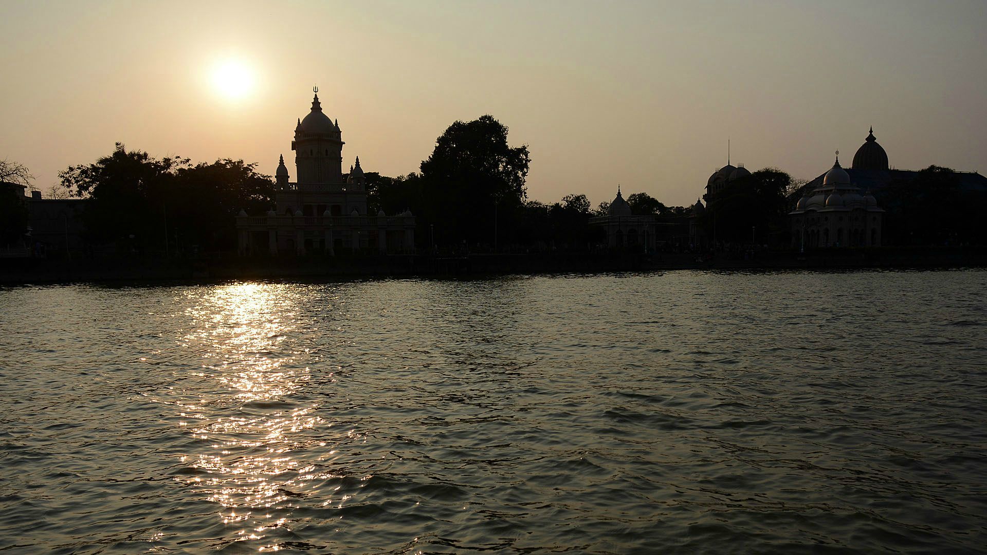 Kalkuta - rzeka Hugli, jedna z odnóg Gangesu